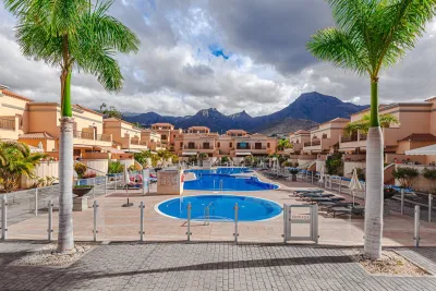 3 bedroom townhouse, Villas del Duque, El Duque, photo 13 of 17