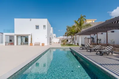 5 bedroom villa, Roque del Conde, photo 2 of 40
