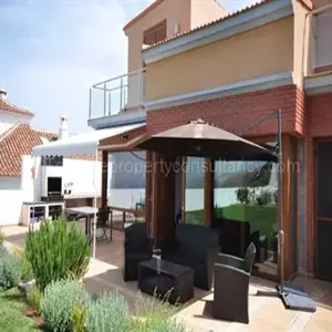 Ref: 400-573 North 800,000 €