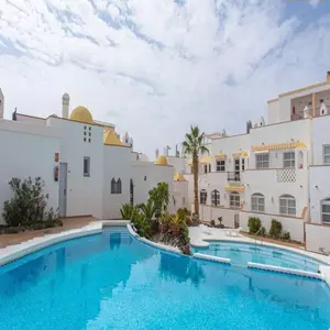 Ref: 500-140 Oasis Tropical 530,000 €
